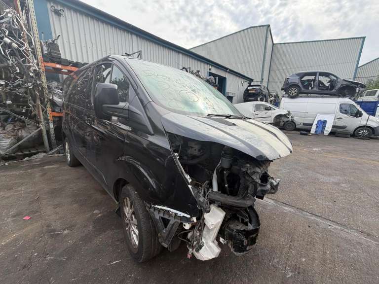 2016 FORD TRANSIT CUSTOM 2.2 TDCI 125PS LOW ROOF LIMITED VAN BREAKING FOR PARTS