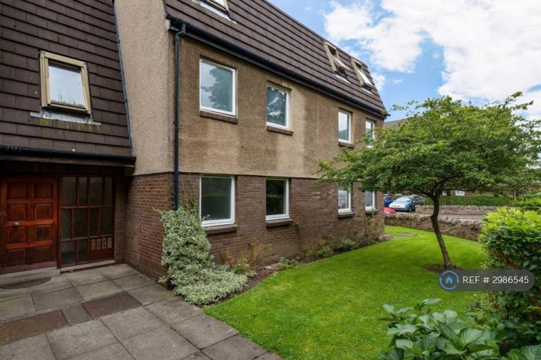 2 bedroom flat in Edinburgh, Edinburgh, EH3 (2 bed) (#2986545)