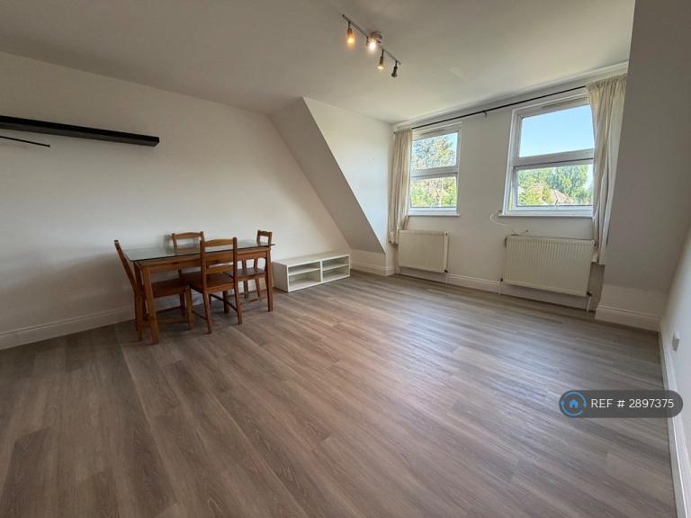 2 bedroom flat in Finchley Lane, London, NW4 (2 bed) (#2897375)