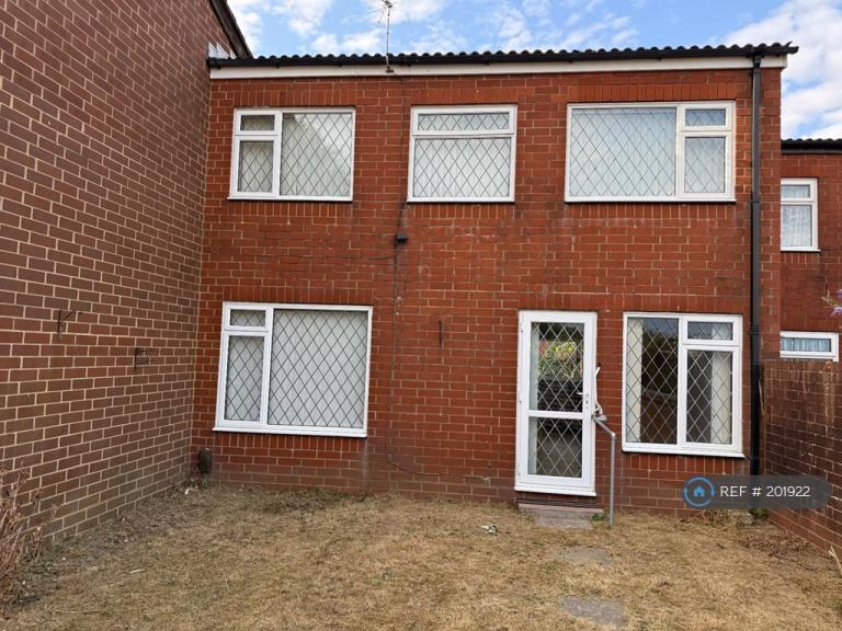 3 bedroom house in Almondside, Gosport, PO13 (3 bed) (#201922)