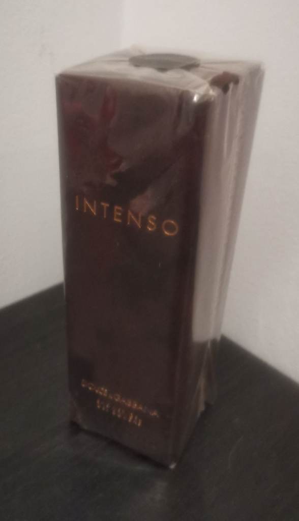 image for Dolce & Gabbana Intenso Shower Gel 100ml