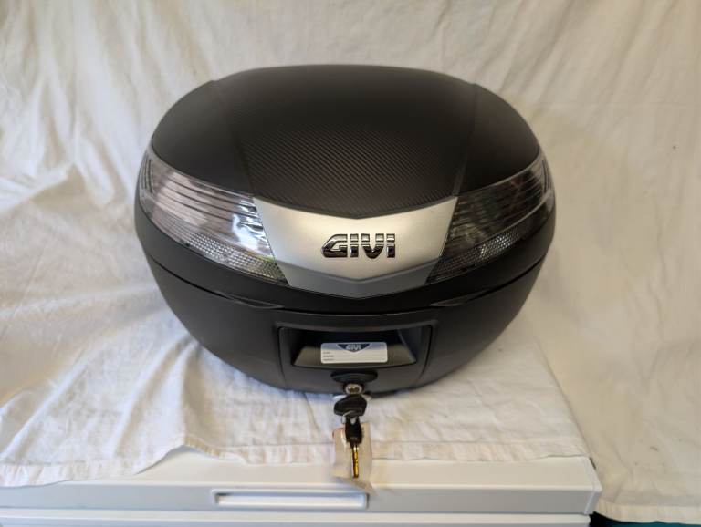 New GIVI V40NT Tech monokey top box with new backrest cushion 
