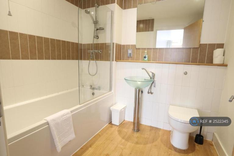 2 bedroom flat in Upper Marshall Street, Birmingham, B1 (2 bed) (#2522345)
