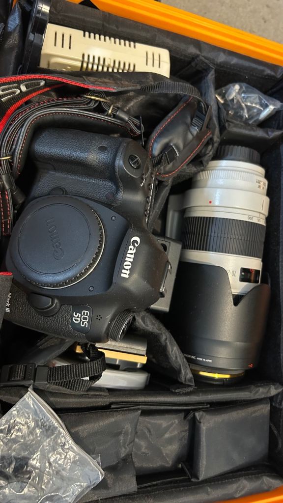 📷 Canon 5D Mark III + 70-200mm f/2.8 L IS II Kit – Excellent Condition – £1200 (North London)