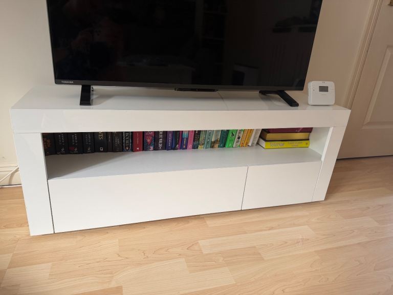 White Wood TV Stand with Storage Shelf and Cupboards – 120cm