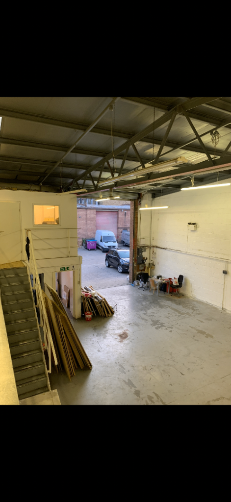 Commercial warehouse to lease