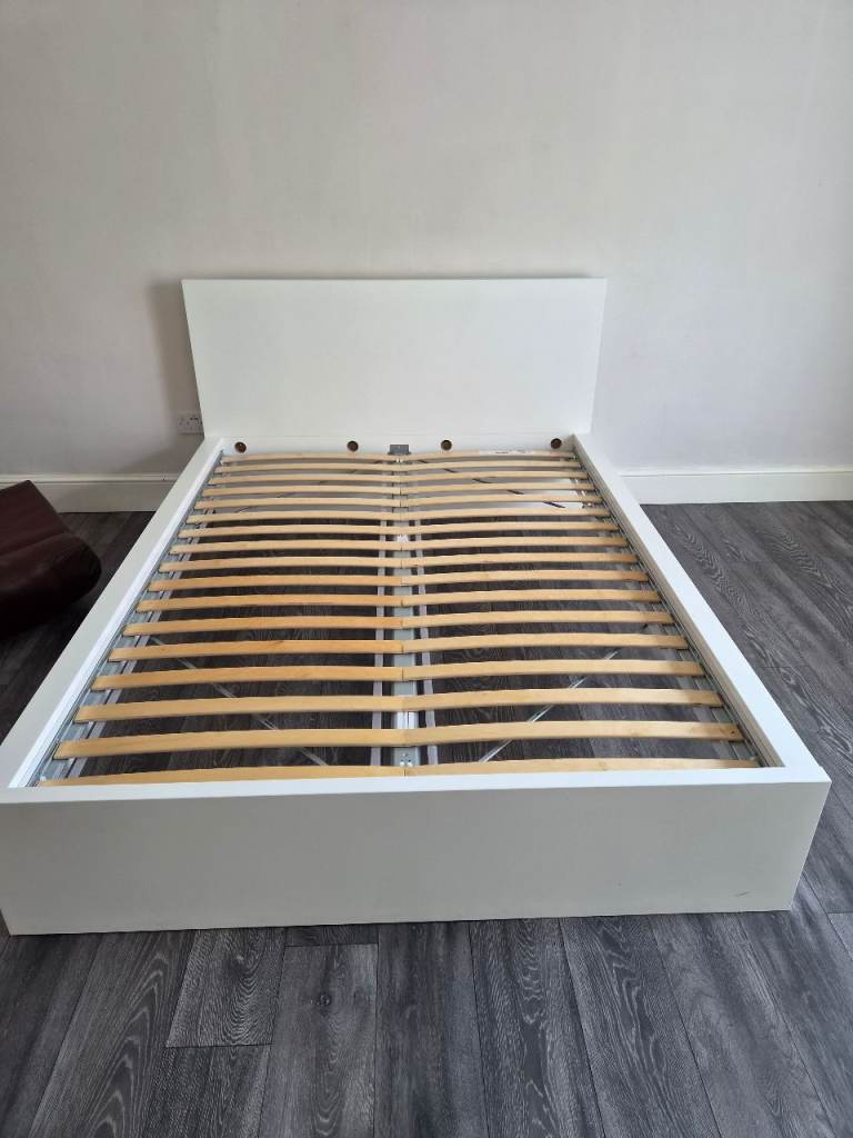 King size bed for sale 