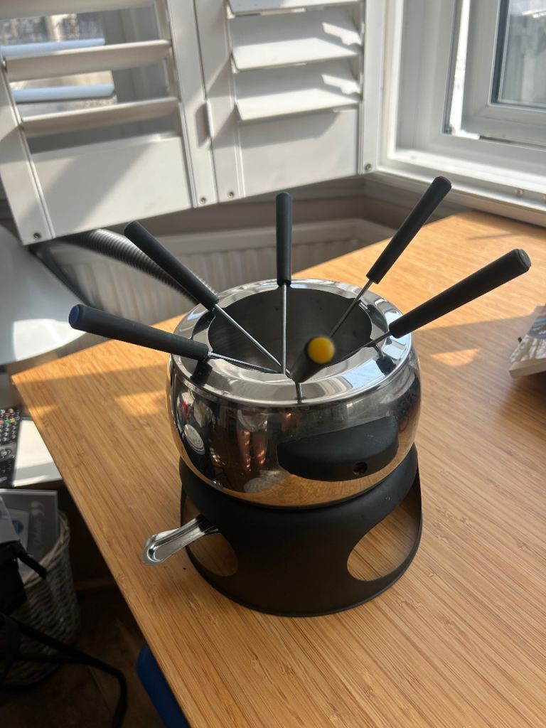 Boots Stainless Steel Fondue Set with 6 Forks – Good Condition