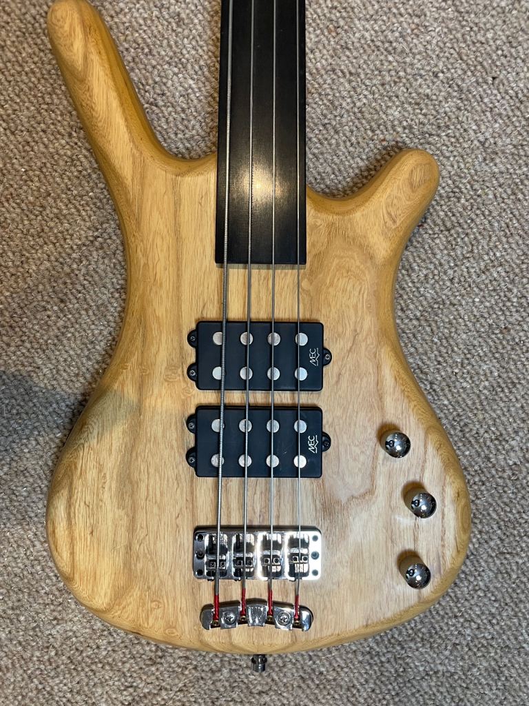 Warwick RockBass Corvette $$, 4-String, Fretless Bass