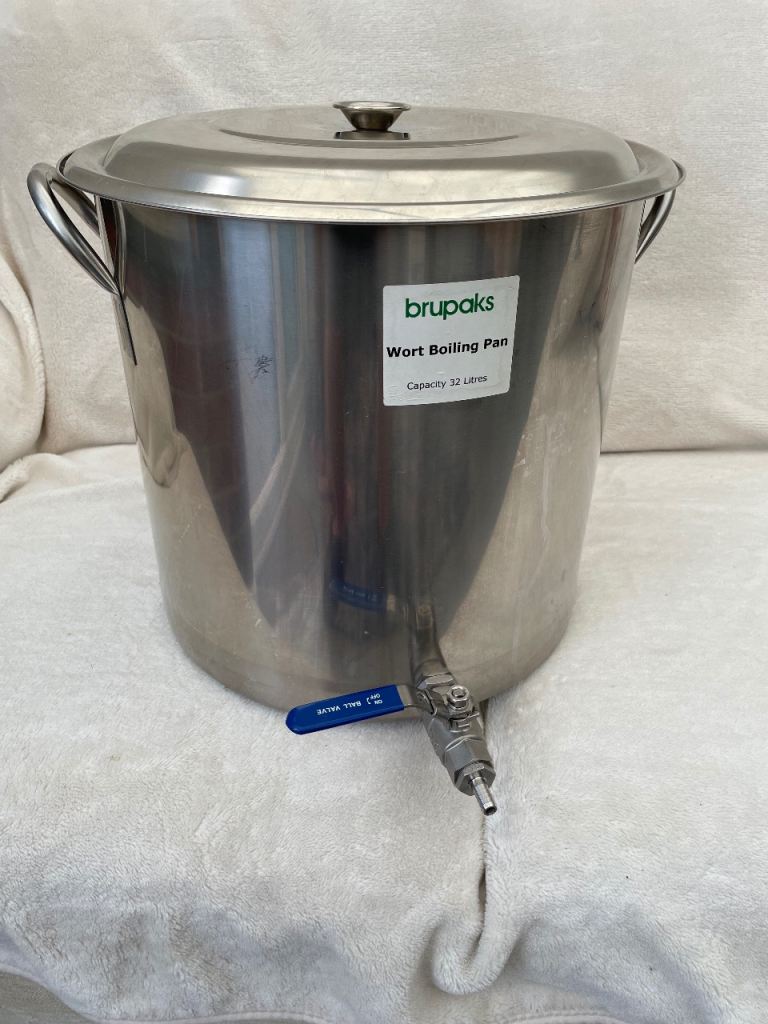 Brupaks 32 Litre Stainless Steel Wort Boiling Pan with Tap and hop strainer.