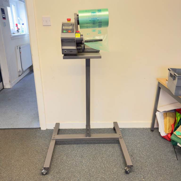 Sealed Air "Fill-Air Rocket" (2017 Model) – Comes on Stand Excellent Condition