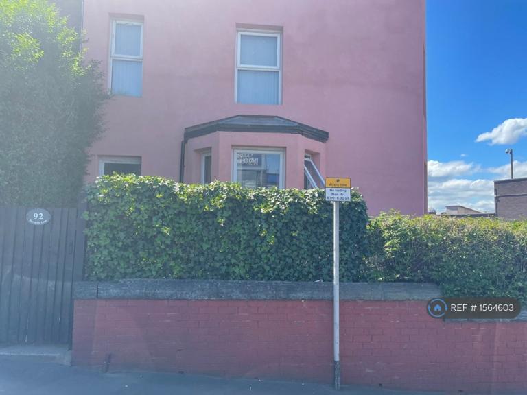 5 bedroom house in Harehills Lane, Leeds, LS8 (5 bed) (#1564603)