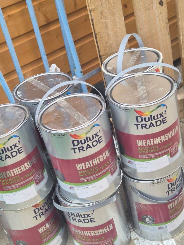 New Dulux Trade Weathershield Smooth Masonry Paint - Gardenia Colour