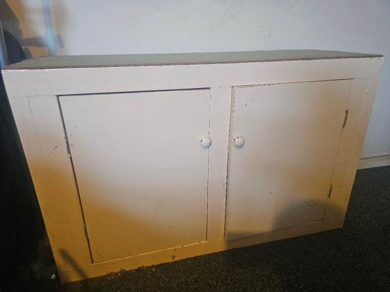 Fish tank cupboard / unit FREE