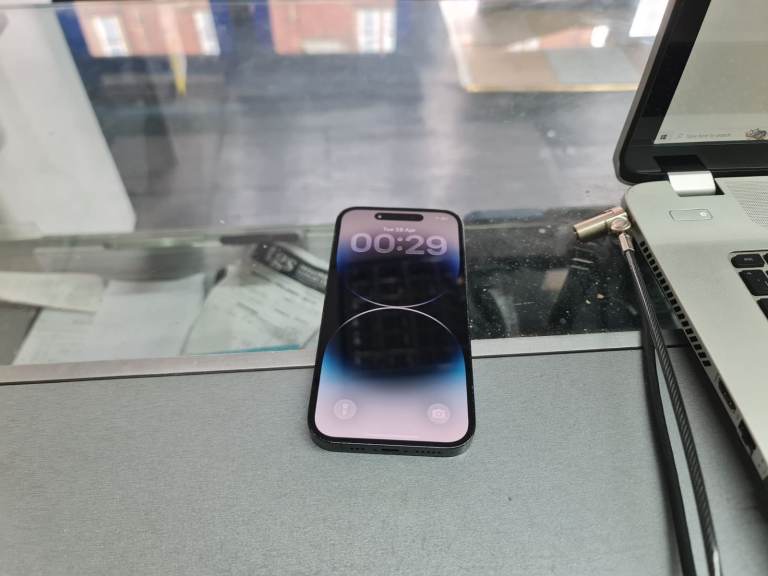 Unlocked Apple iPhone 14 PRO Grey 128GB - NEW BATTERY