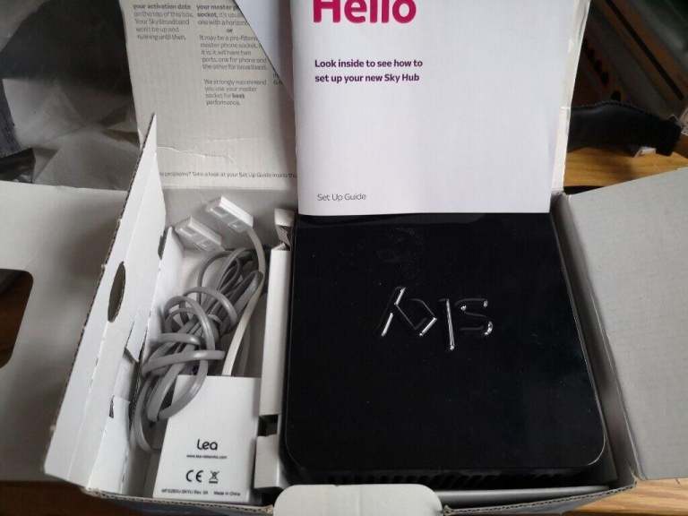 New Boxed Sky Hub SR102 Z Wireless Router