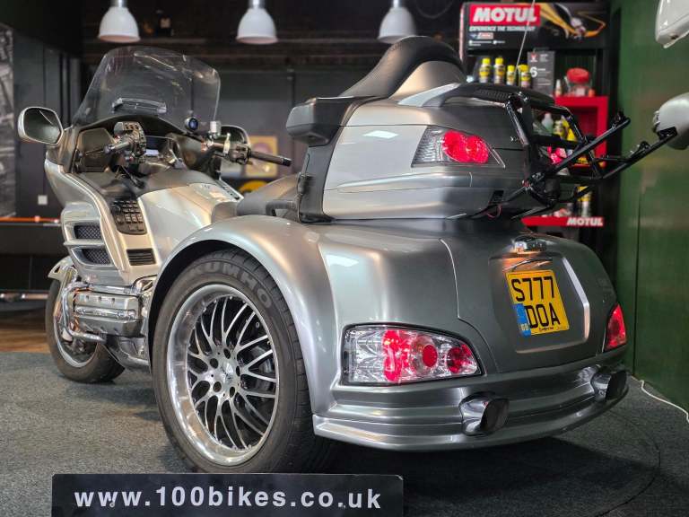 2009 HONDA GL1800 GOLDWING DELUXE EML MARTINIQUE TRIKE WITH 27,000 MILE'S 