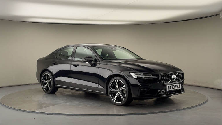 2023 Volvo S60 Plus Dark B5 (250 hp) Saloon Petrol/Electric Hybrid Automatic