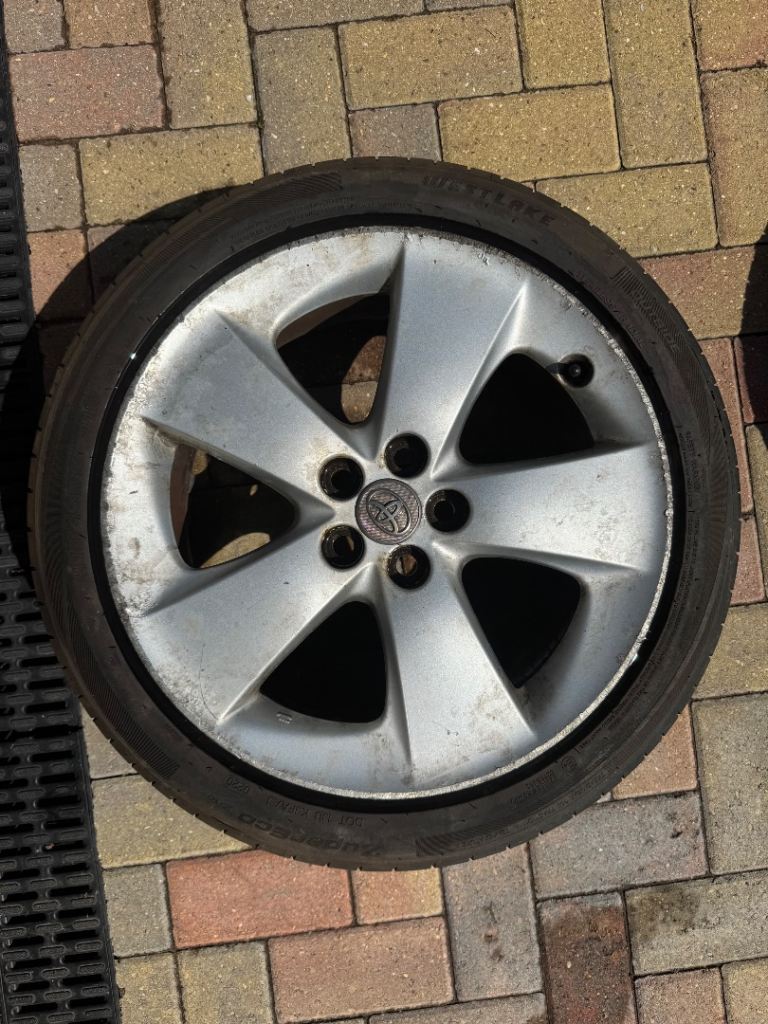 Toyota car wheel and tyre