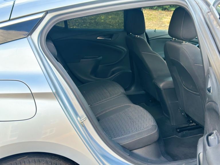 Vauxhall, ASTRA, Hatchback, 2017, Semi-Auto, 1399 (cc), 5 doors