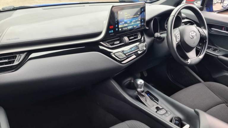 Toyota C-HR Hybrid 1.8 VVT-h Icon ULEZ Free Automatic CVT Excellent Condition