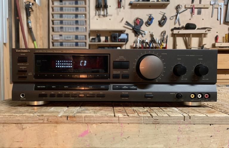Technics SA-GX200L Stereo Tuner-Amp/Receiver with turntable input