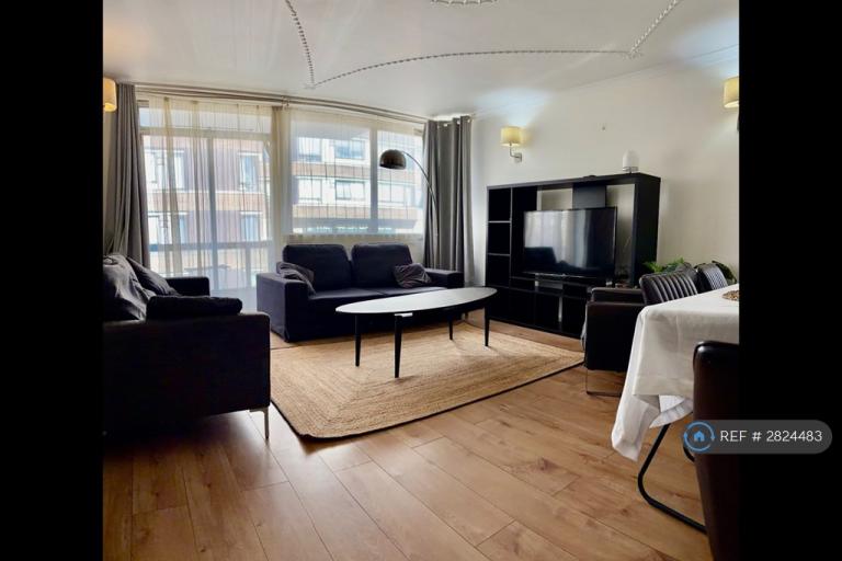2 bedroom flat in The Quadrangle, London, W2 (2 bed) (#2824483)