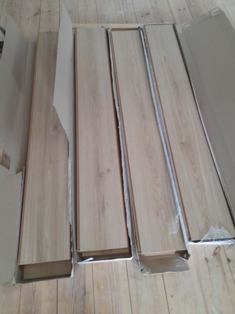 Phalsbourg oak 12mm laminate flooring