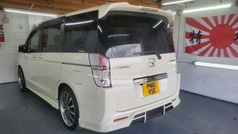 Honda stepwagon spada 2.0 auto 8 seater fresh japanese import new tyres 2010