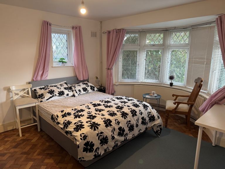 Fully furnished double Rainham RM13 £750