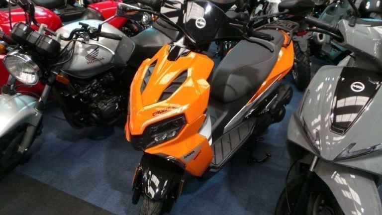 2025 Mgb R8 0 Scooter 