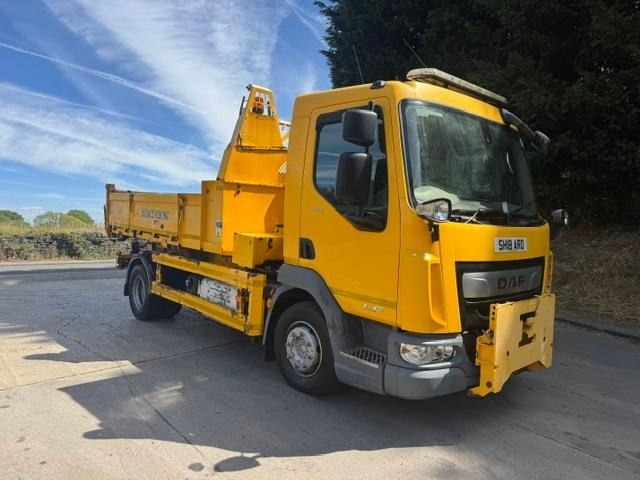 2018 18 DAF LF 230 E6 12 Ton Econ uni-body drop side tipper/gritter 79kms