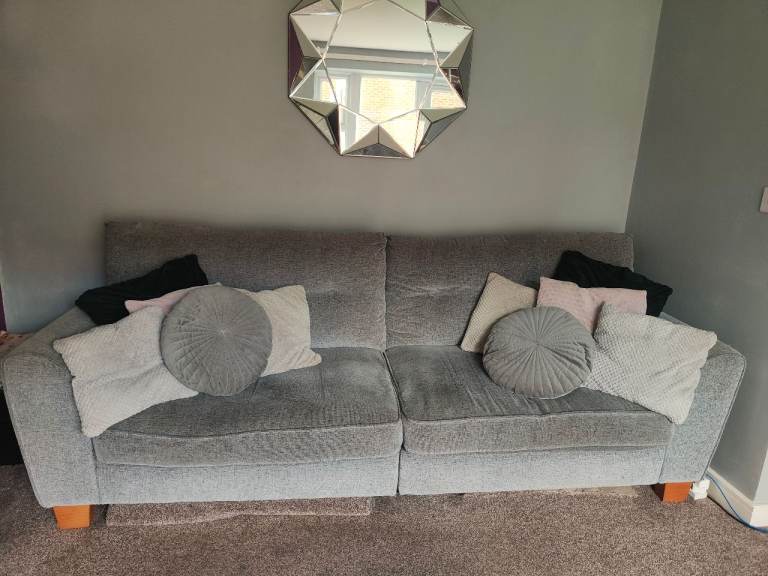 *NEED GONE ASAP!* - Large 8ft, 4 seater mid grey fabric sofa 😍