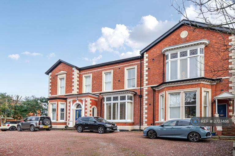 3 bedroom flat in Queens Road, Southport, PR9 (3 bed) (#2727486)