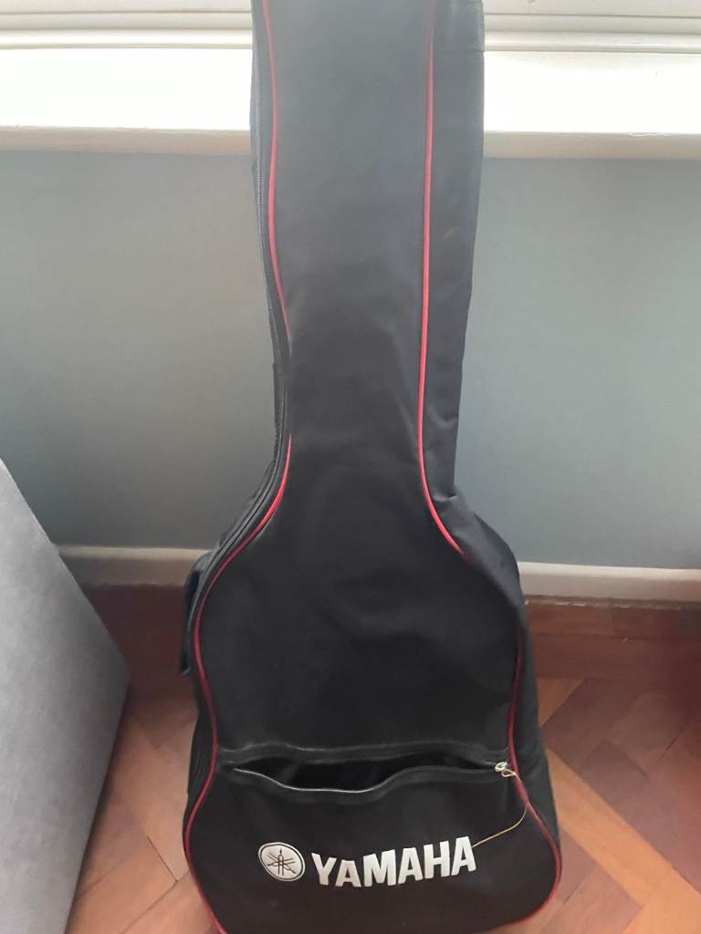 YAMAHA APX500II electro-acoustic guitar with case