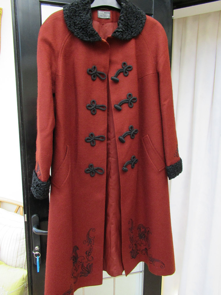 Ladies designer 'Alexon Sportset' coat in russet Brown colour. Probably fits sizes 16-20. 