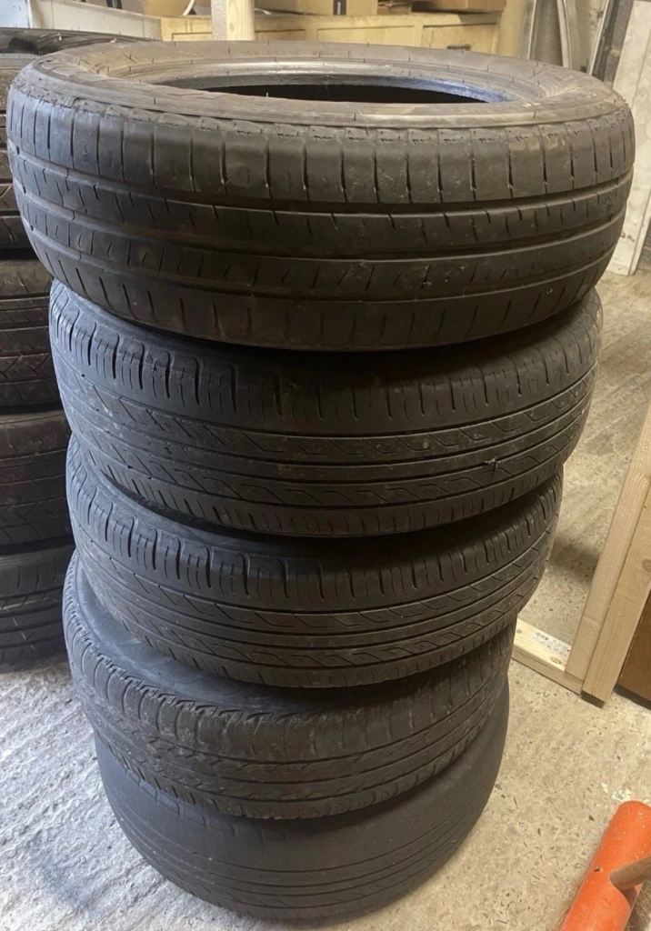 Set Of 5 15” Rims 185 65 R15 & 1 Tyre Without Rim