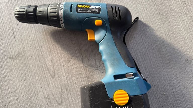 Workforce 14v Cordless Drill and Battery (no charger)