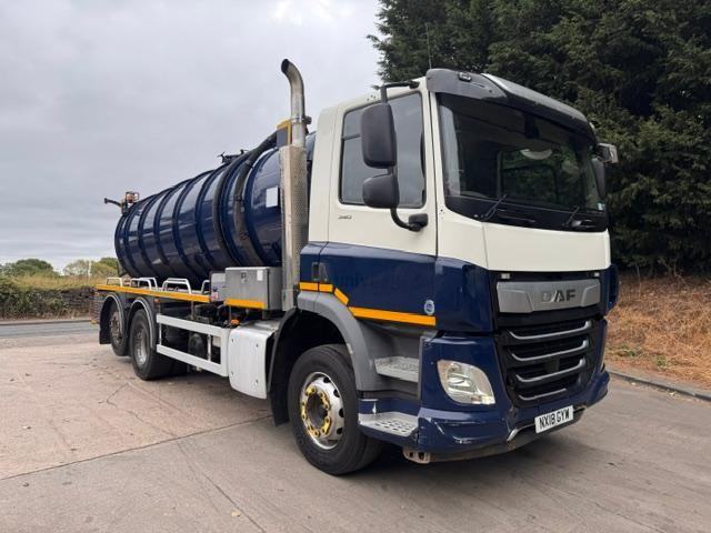 2018 18 DAF CF 340 E6 6x2 Whale 14548ltr vacuum tanker, fresh water compartment