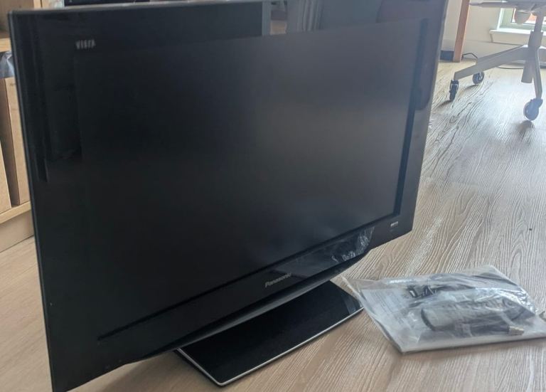 Panasonic TX-32LZD80 LCD TV – Black, Good Condition