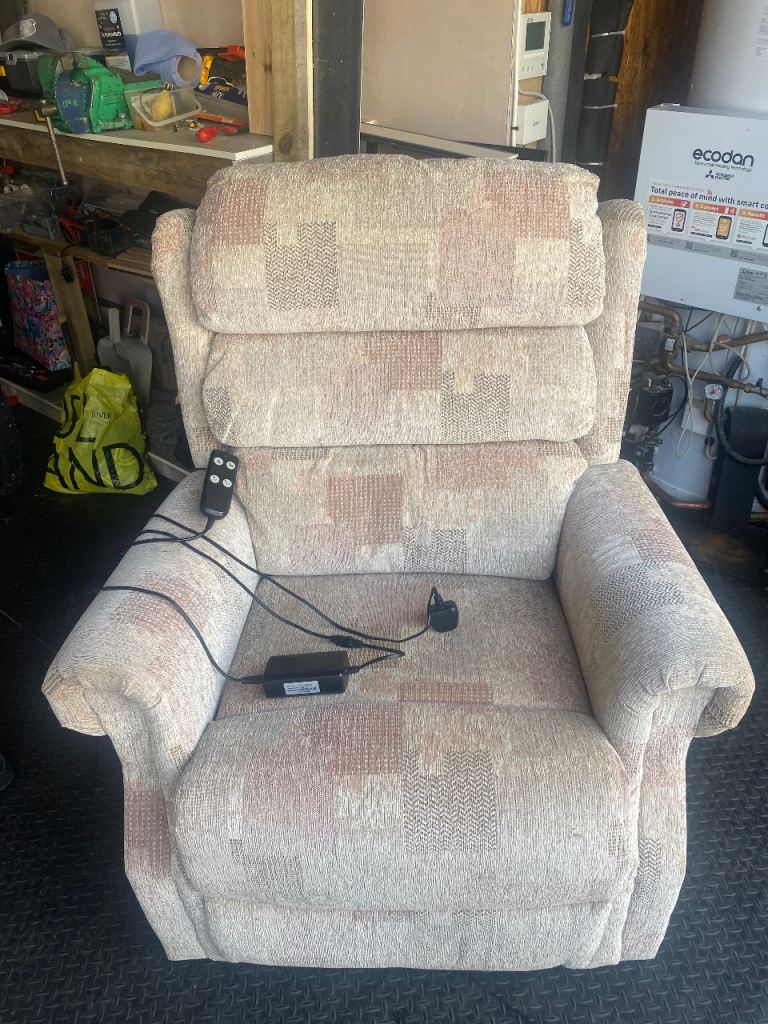 Rise and Recliner Mobility Chair 