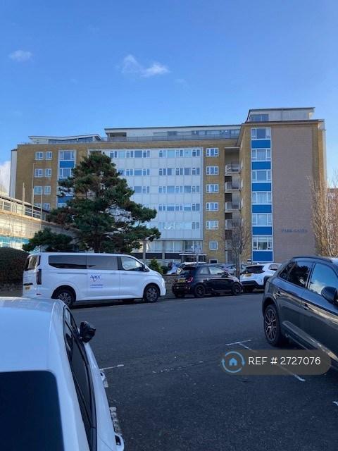 2 bedroom flat in Park Gates, Eastbourne, BN21 (2 bed) (#2727076)