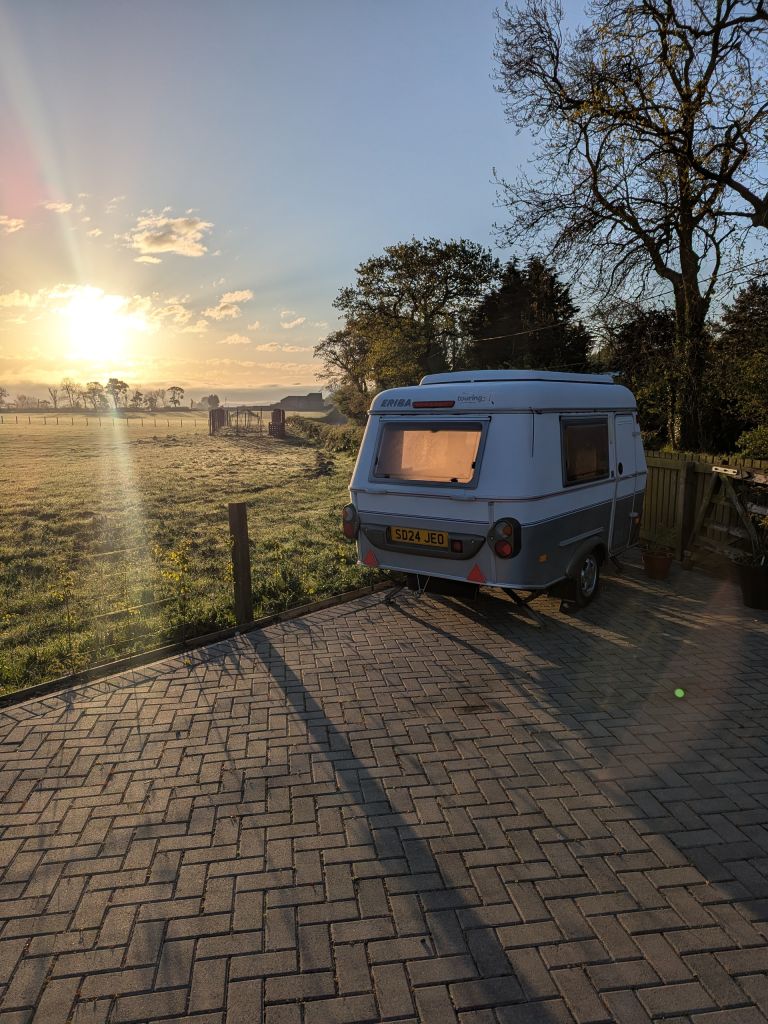 Eriba Puck GT120