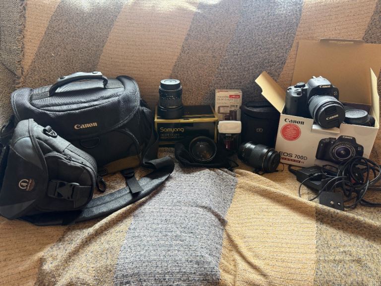 Canon EOS 700D with lens and accessories 