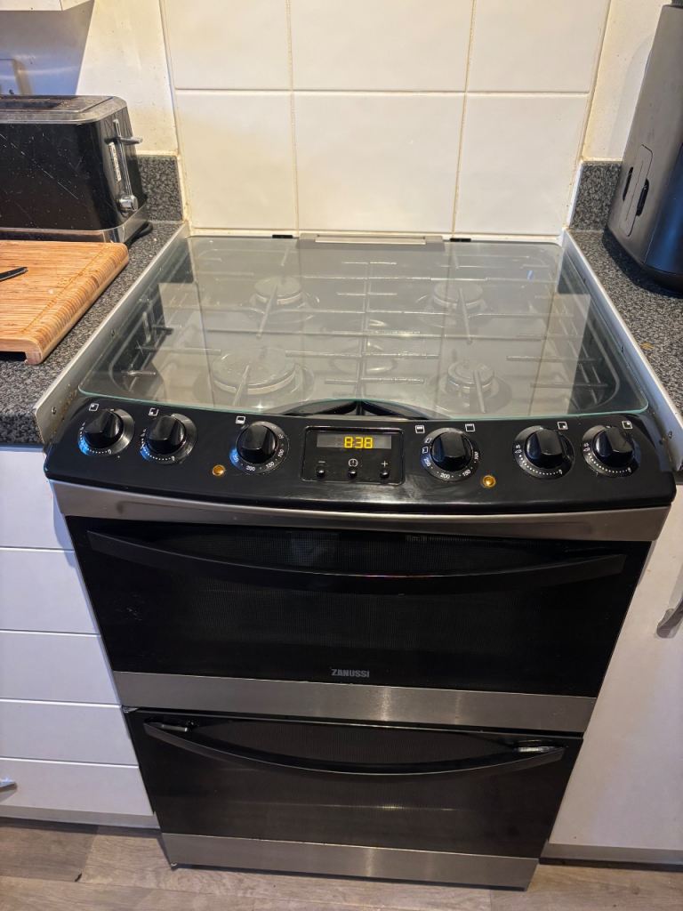 🔥 QUICK SALE – ZANUSSI BLACK DUAL FUEL COOKER 🔥