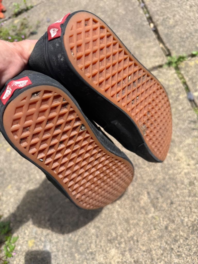 Vans authentic size 7 