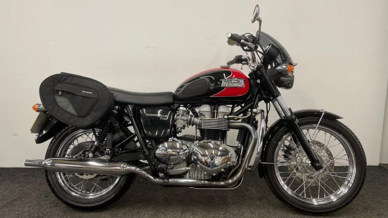 TRIUMPH BONNEVILLE T100 ** VALVE CLEARANCES - ENGINE BARS - 12 MONTH MOT **