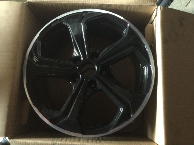 VW Transporter T6 genuine Sportline 18” alloy