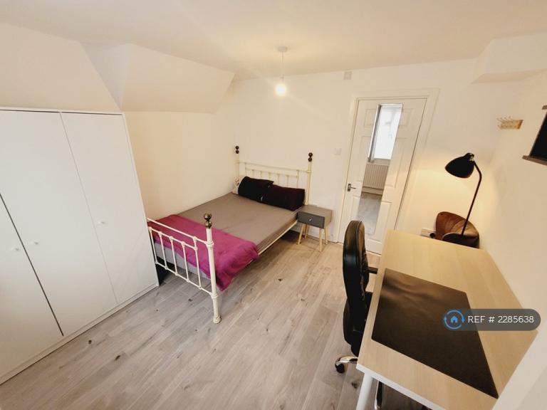 1 bedroom in Sheriff Avenue, Coventry, CV4 (#2285638)