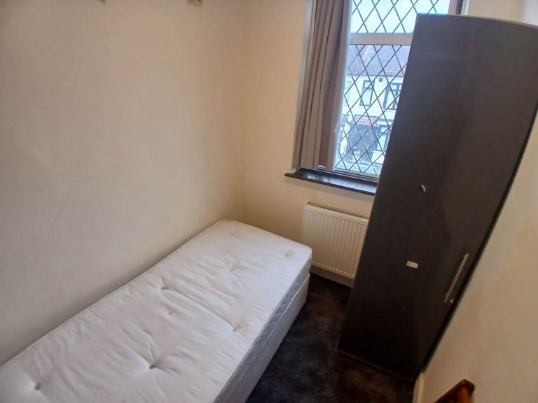 Compact Single Room With ALL BILLS INCLUDED In Thornton Heath Close to the Station